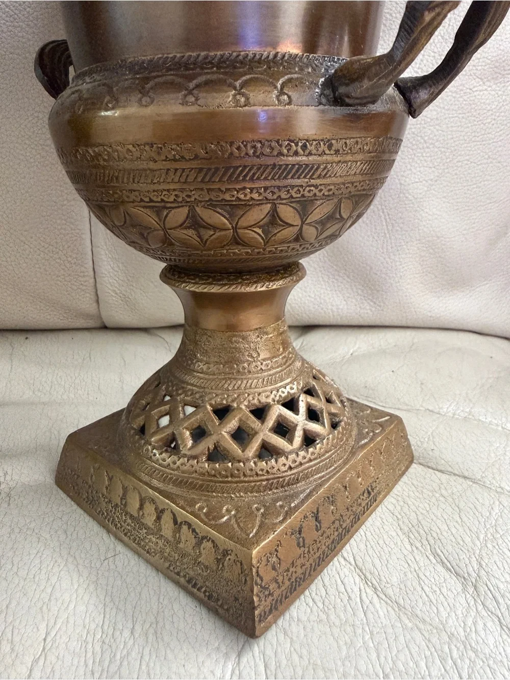 Vintage Brass Reticulated Trophy Urns Mantel Vases Pierced Pedestal Pair 9’’